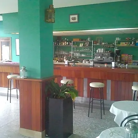 Hotel Laureles 2*