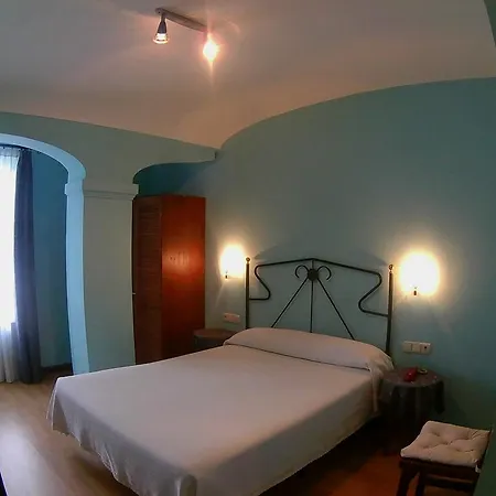 Отель Laureles 2*